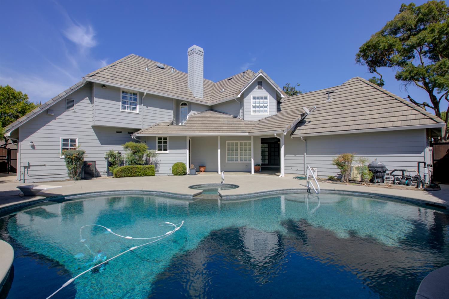 2500 Barola Ln, Modesto, CA 95356
