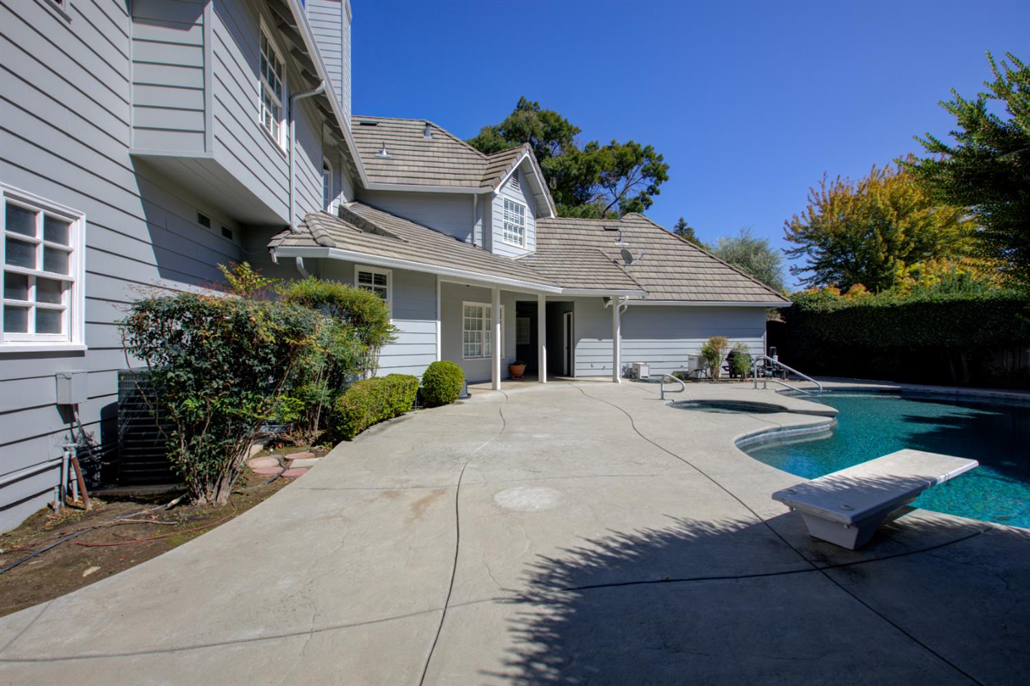 2500 Barola Ln, Modesto, CA 95356