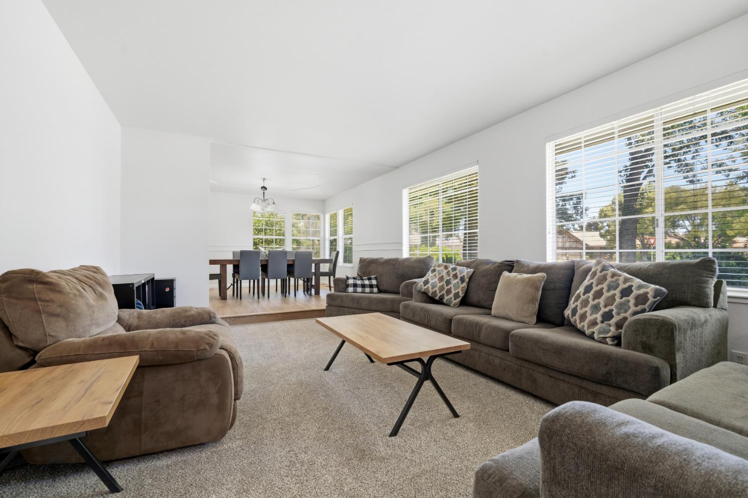 2412 Chianti Cir, Modesto, CA 95356