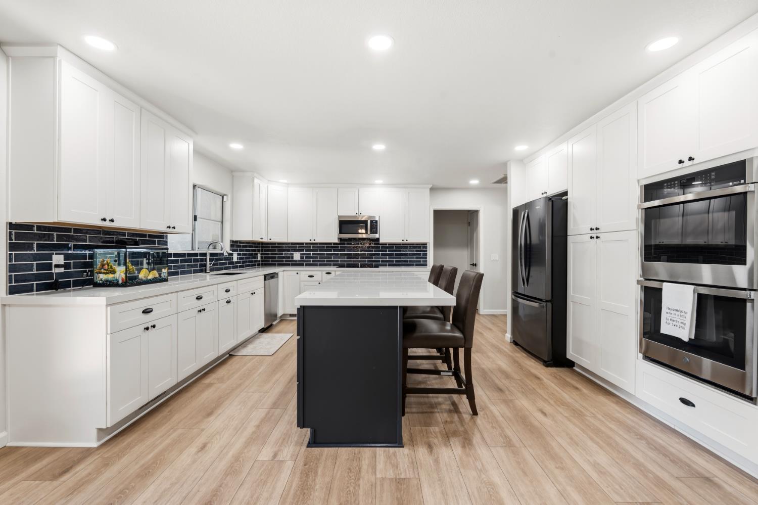 2412 Chianti Cir, Modesto, CA 95356