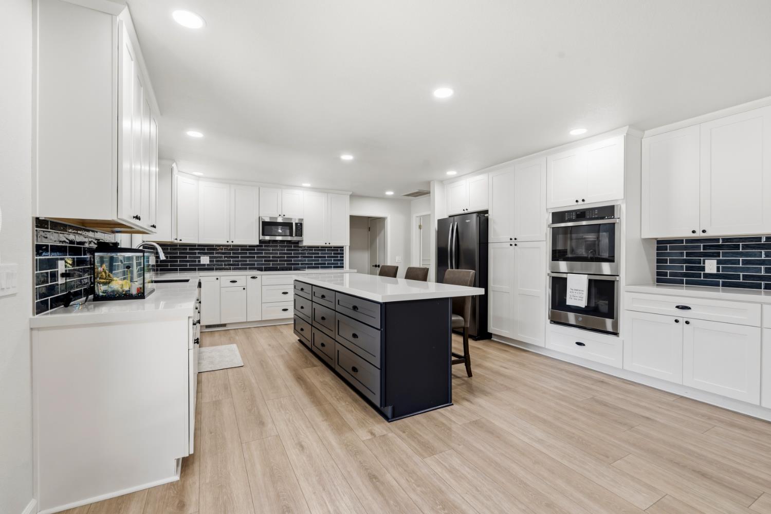 2412 Chianti Cir, Modesto, CA 95356