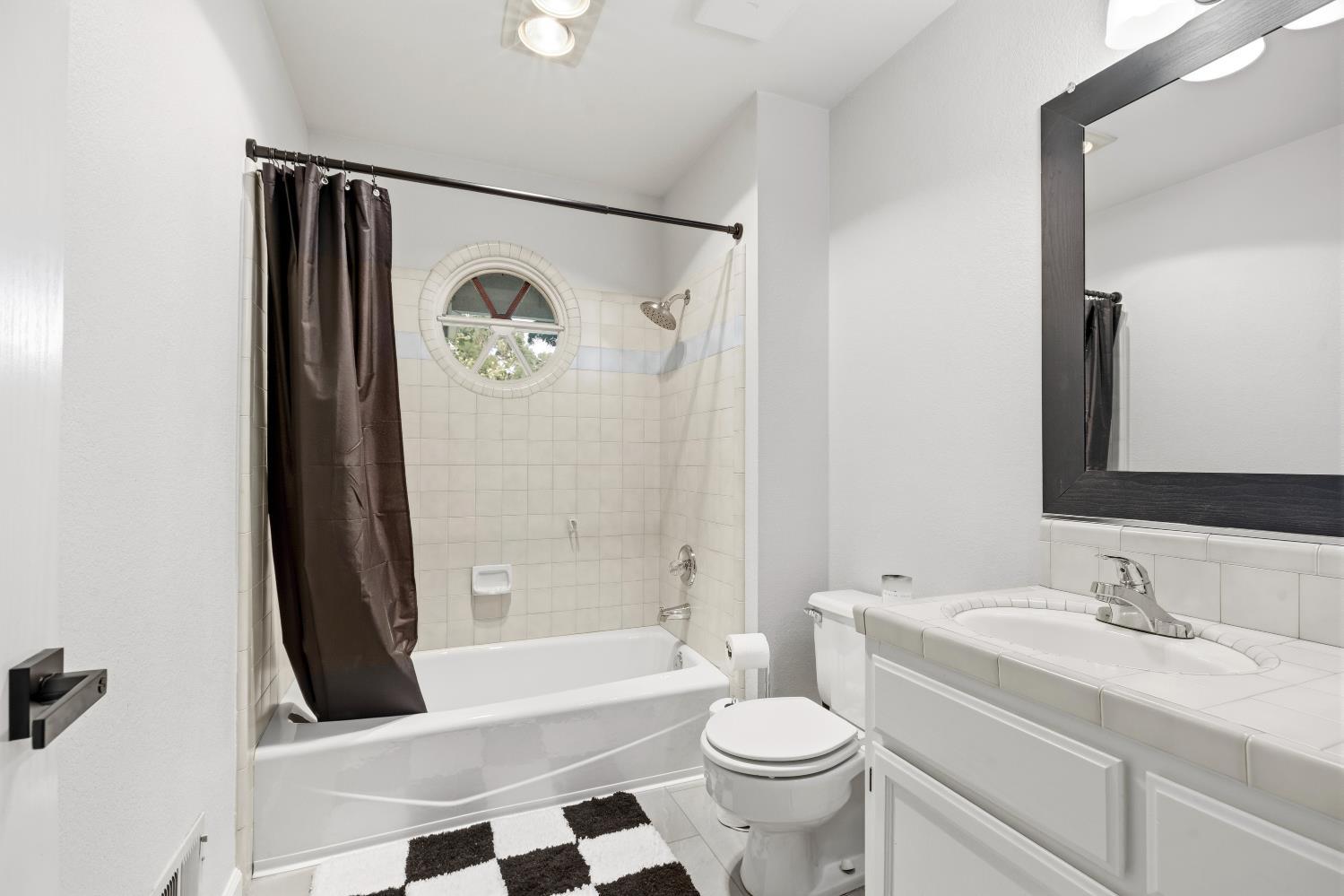 2412 Chianti Cir, Modesto, CA 95356