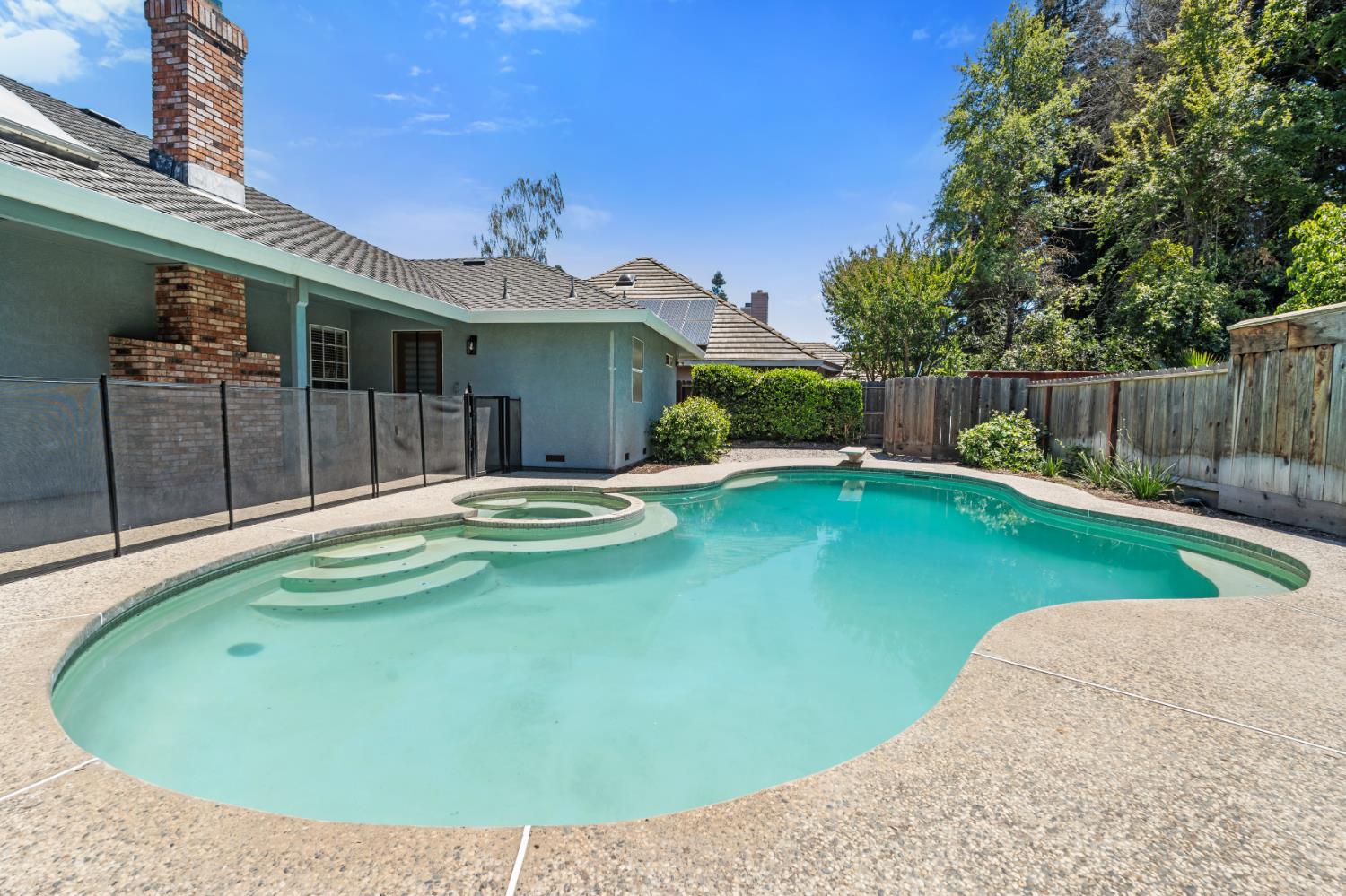 2412 Chianti Cir, Modesto, CA 95356