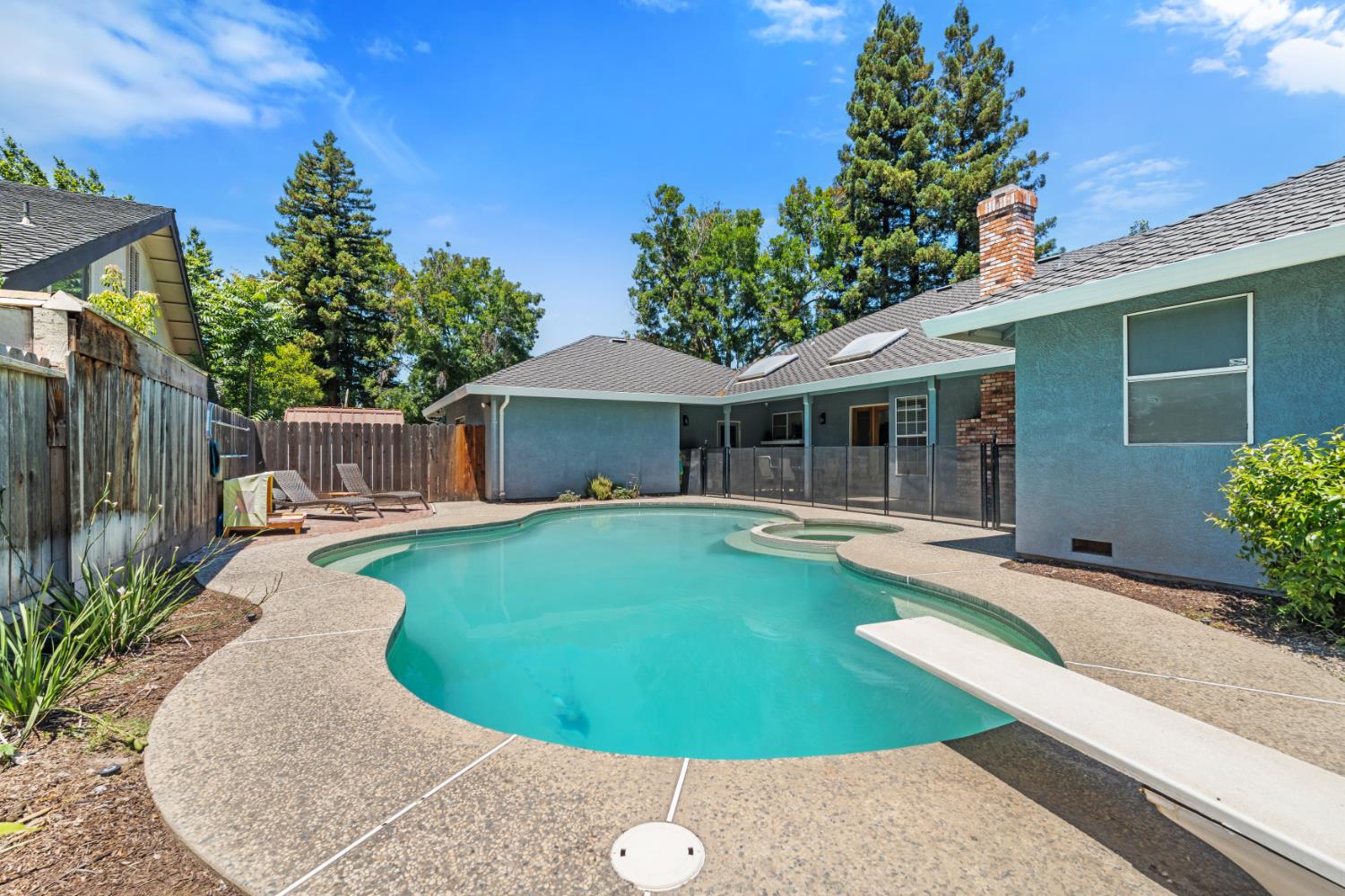 2412 Chianti Cir, Modesto, CA 95356