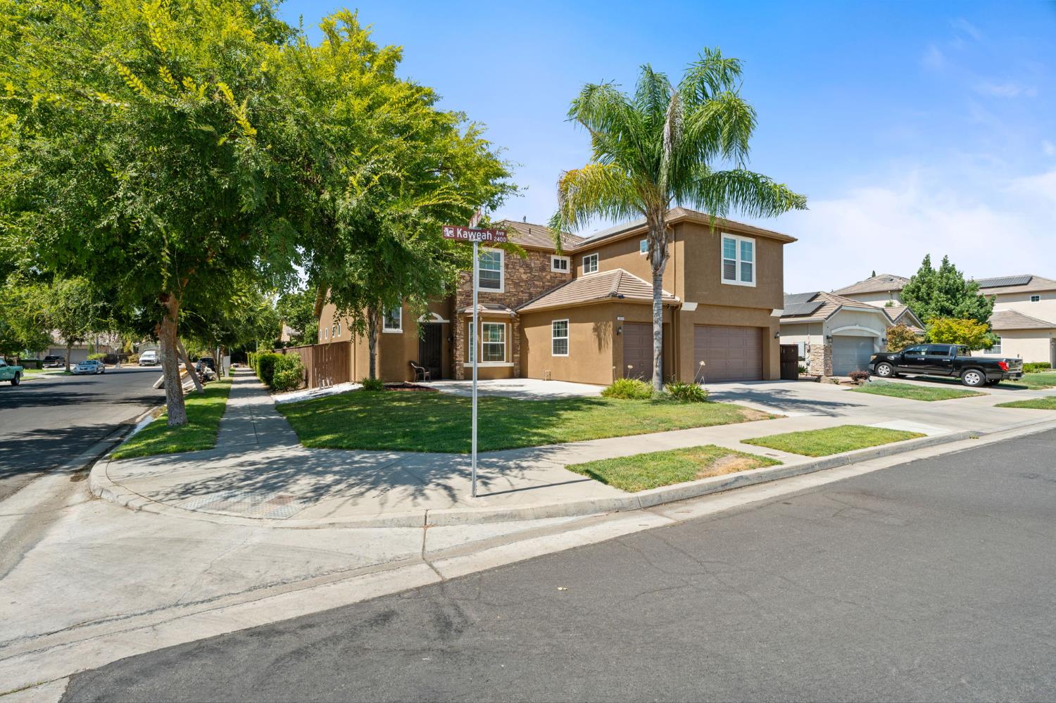 2454 Kaweah Ave, Clovis, CA 93619