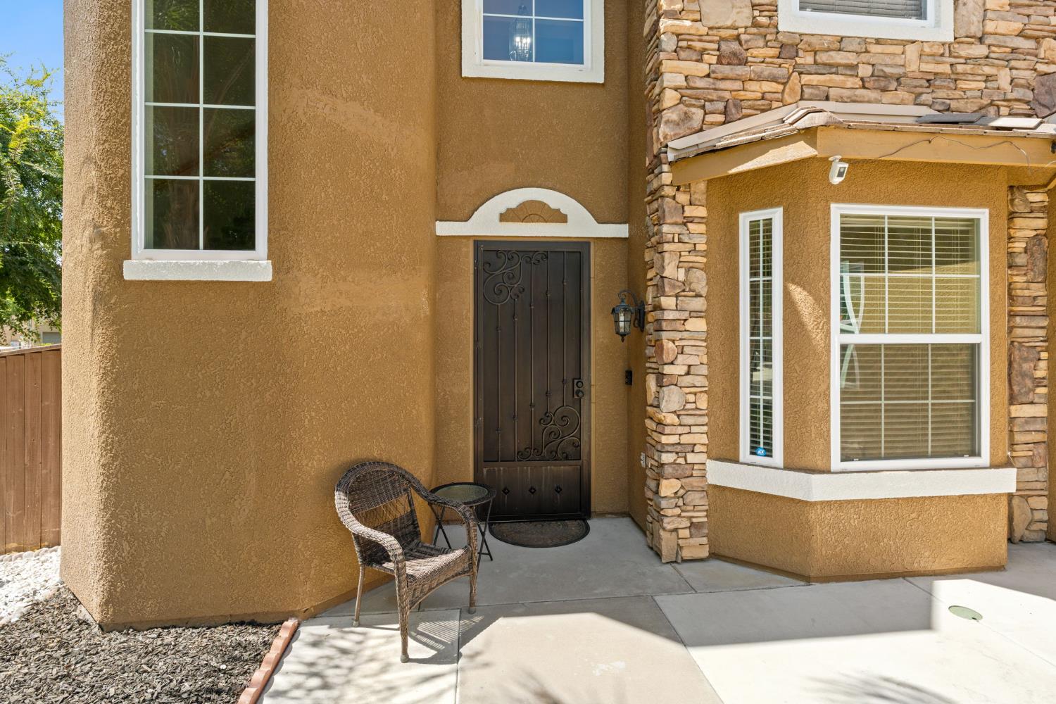 2454 Kaweah Ave, Clovis, CA 93619