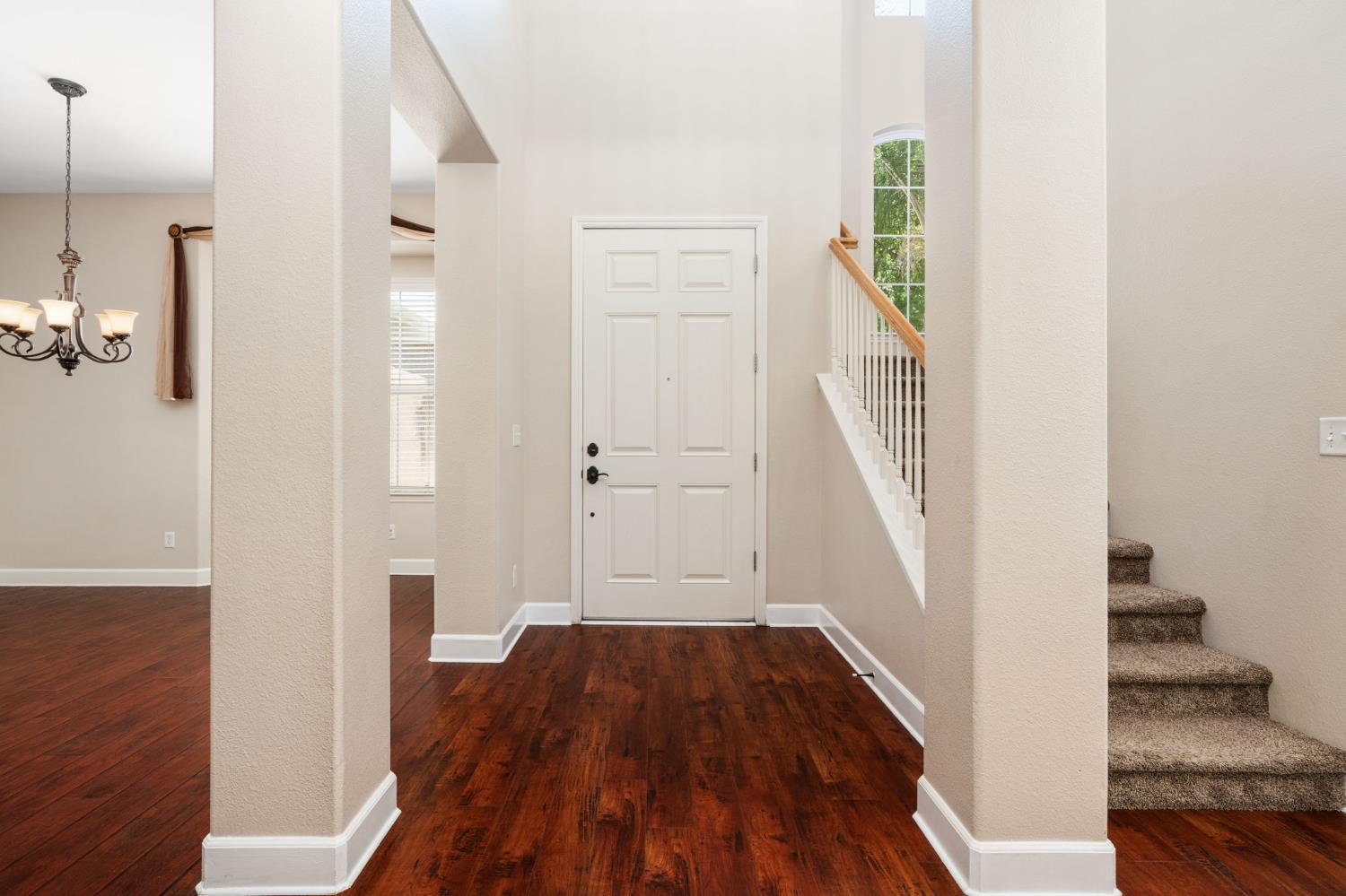2454 Kaweah Ave, Clovis, CA 93619