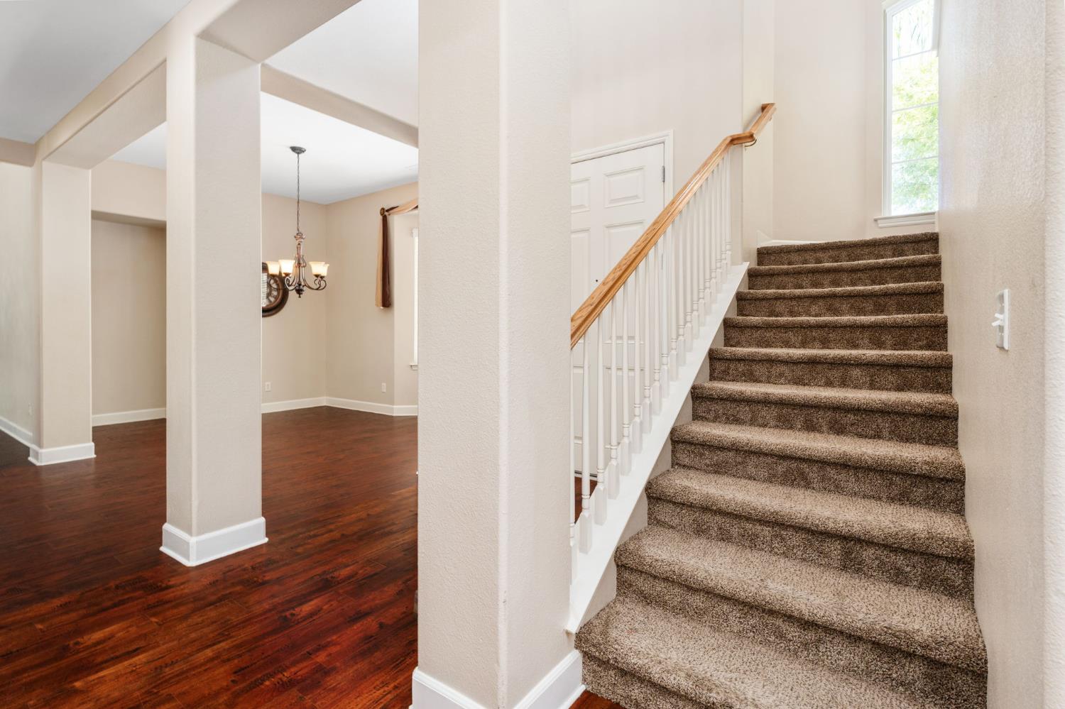 2454 Kaweah Ave, Clovis, CA 93619
