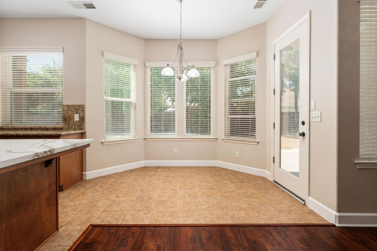 2454 Kaweah Ave, Clovis, CA 93619