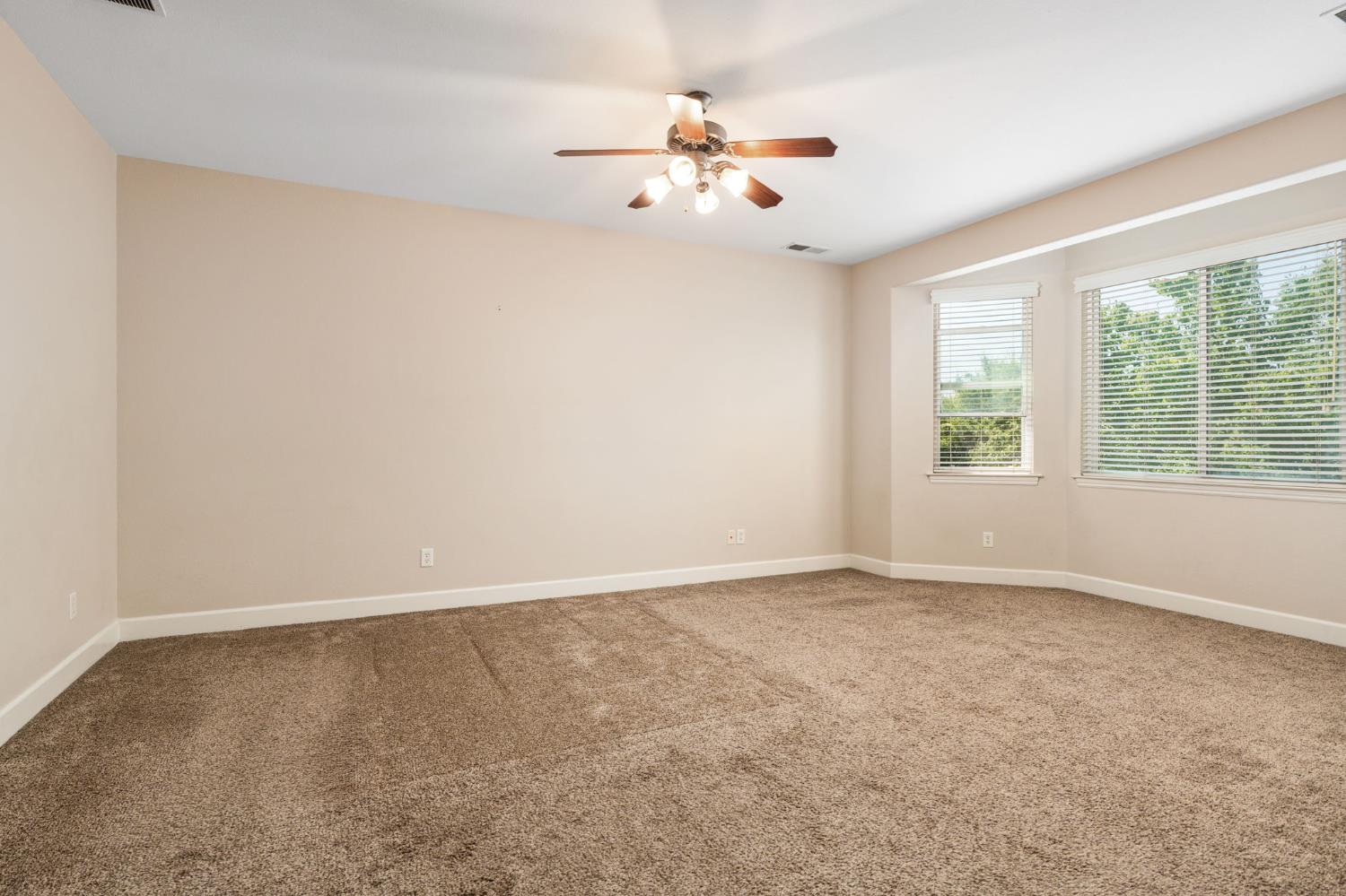 2454 Kaweah Ave, Clovis, CA 93619