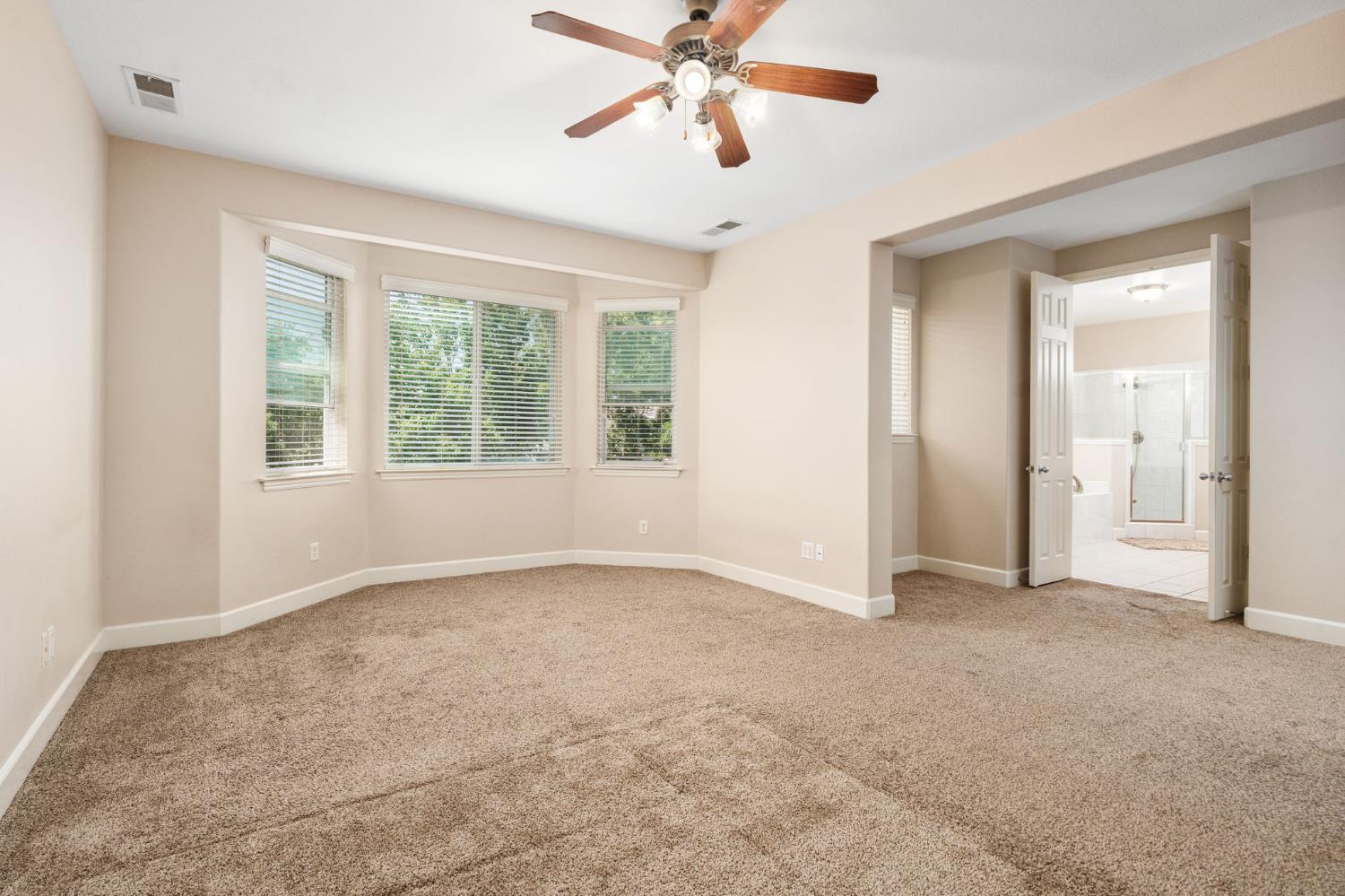 2454 Kaweah Ave, Clovis, CA 93619