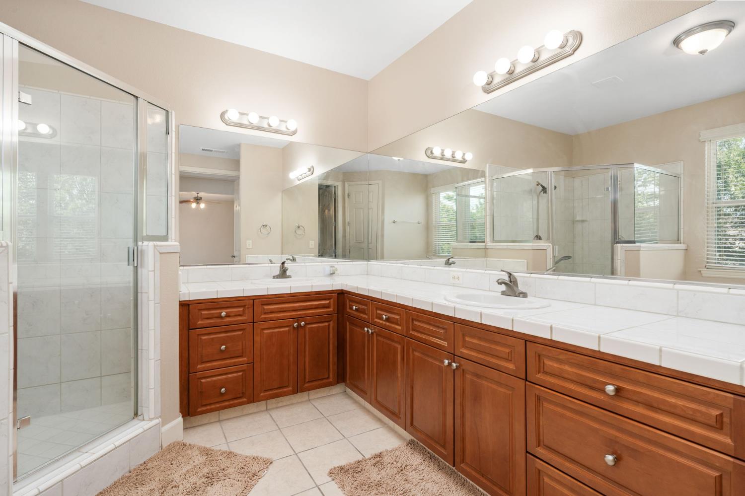 2454 Kaweah Ave, Clovis, CA 93619