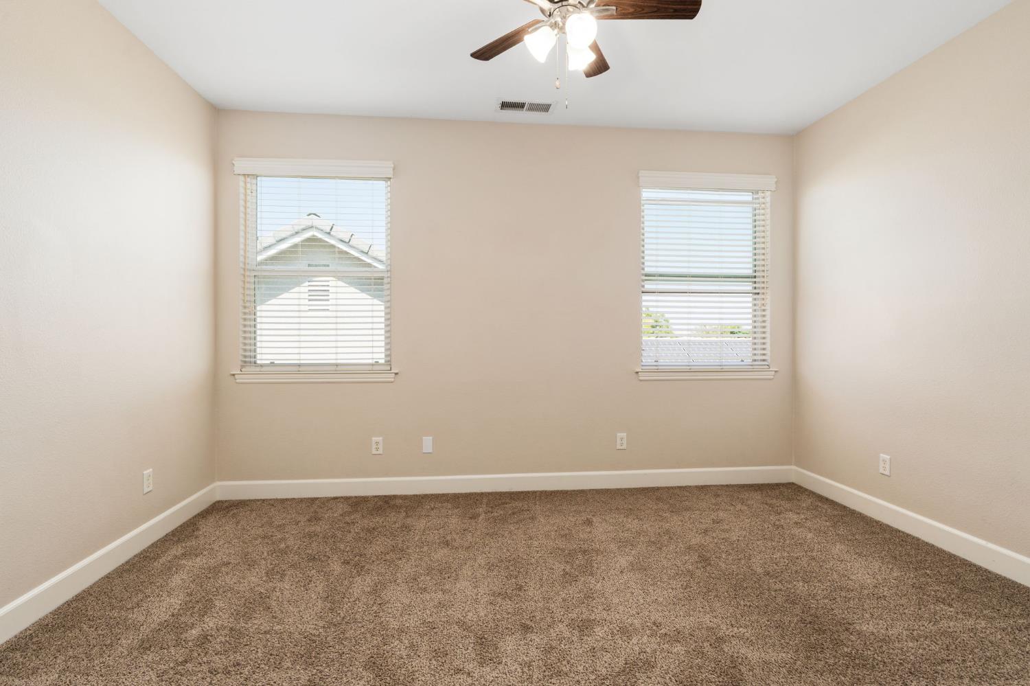 2454 Kaweah Ave, Clovis, CA 93619