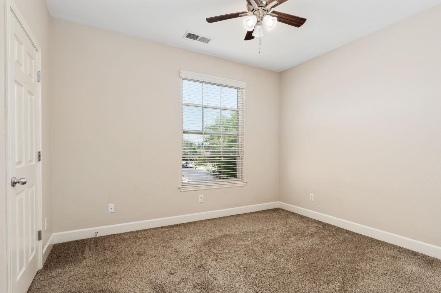 2454 Kaweah Ave, Clovis, CA 93619