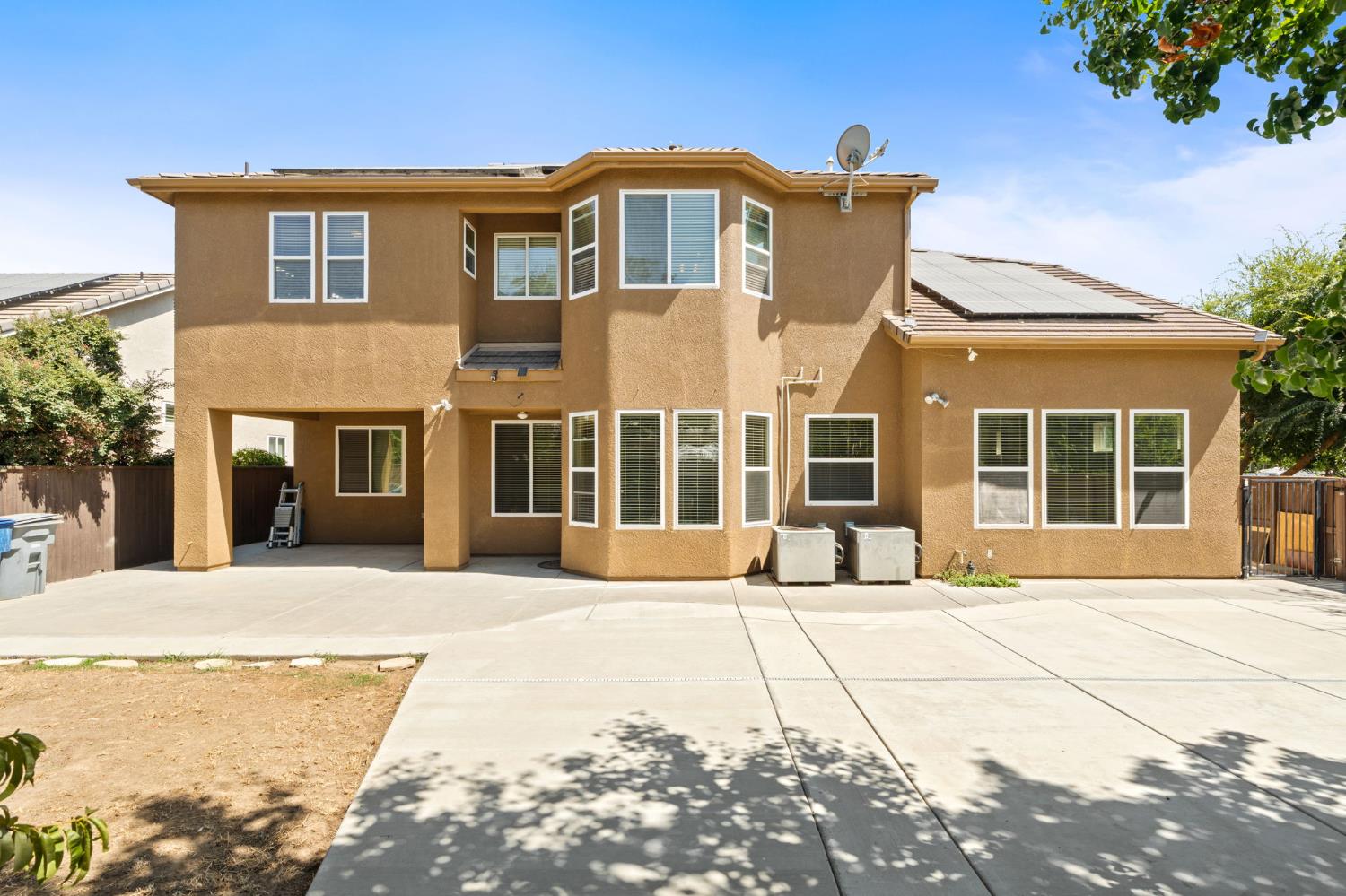2454 Kaweah Ave, Clovis, CA 93619