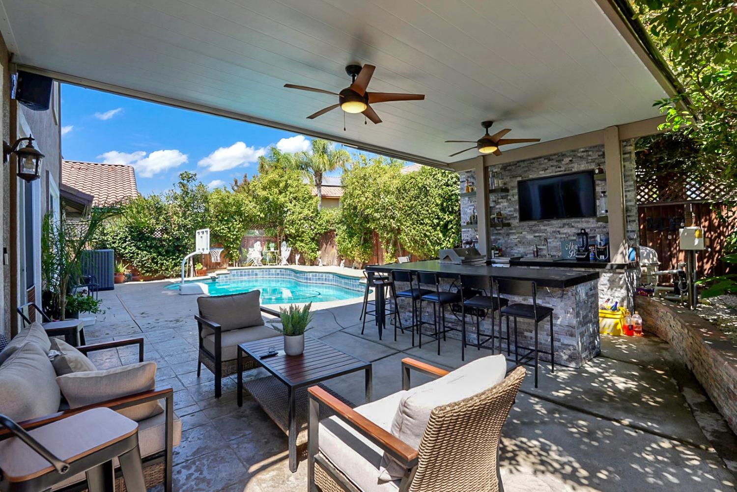 677 Stetson Dr, Oakdale, CA 95361