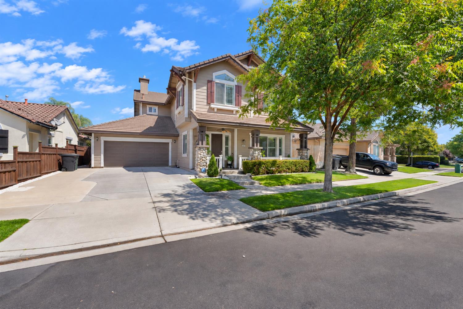 677 Stetson Dr, Oakdale, CA 95361