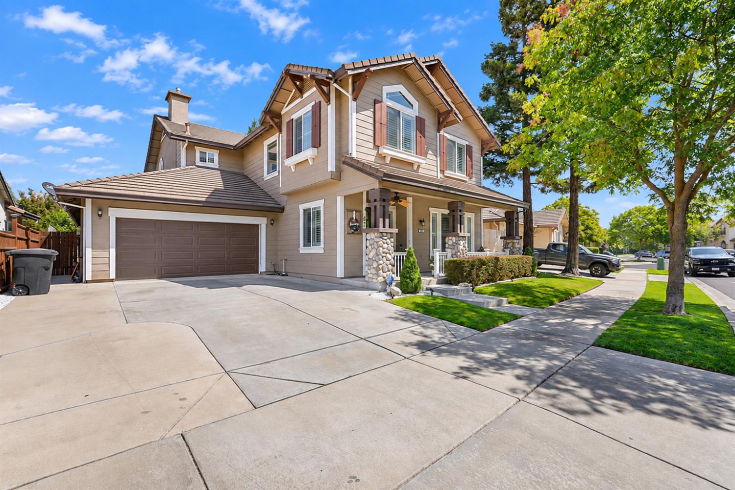 677 Stetson Dr, Oakdale, CA 95361