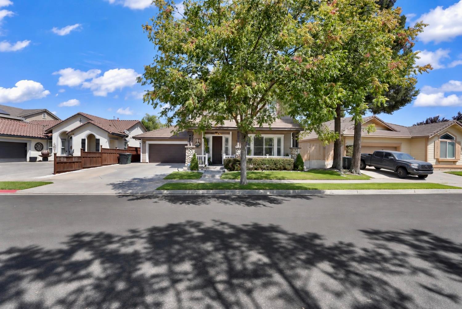 677 Stetson Dr, Oakdale, CA 95361
