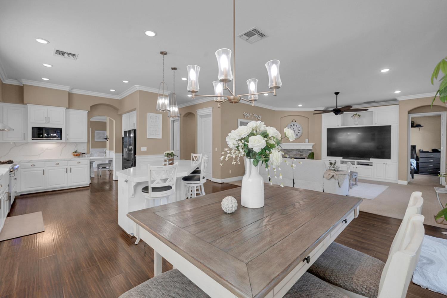 677 Stetson Dr, Oakdale, CA 95361