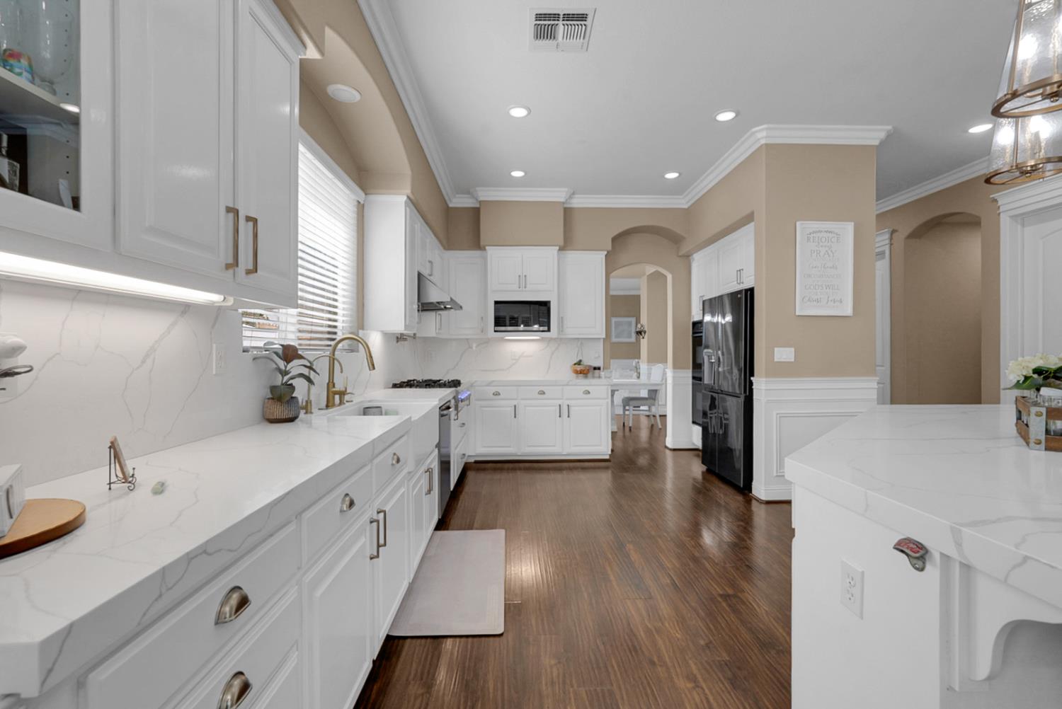 677 Stetson Dr, Oakdale, CA 95361