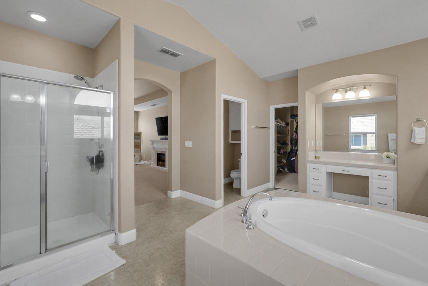 677 Stetson Dr, Oakdale, CA 95361