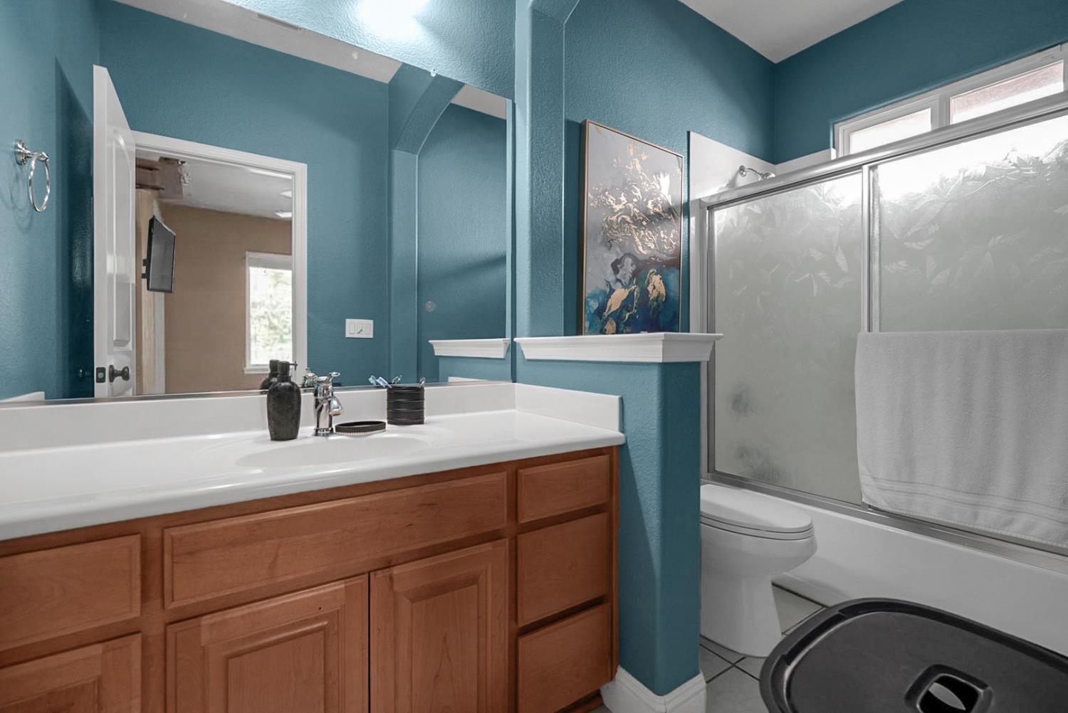 677 Stetson Dr, Oakdale, CA 95361