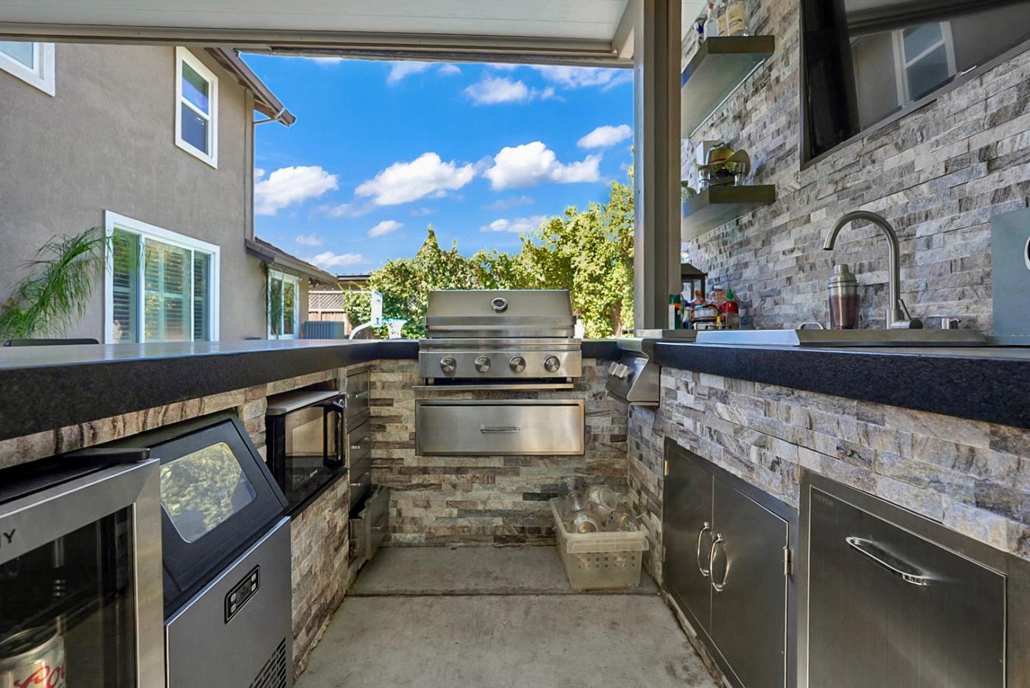 677 Stetson Dr, Oakdale, CA 95361