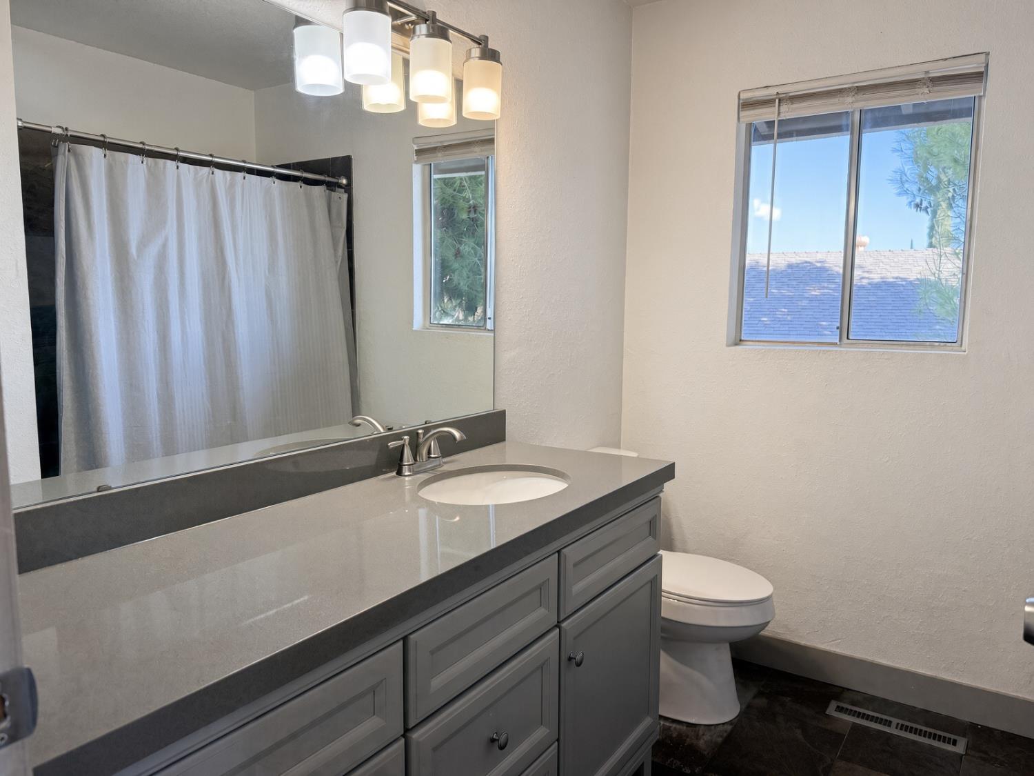 3589 Signal Hill Trl, Copperopolis, CA 95228
