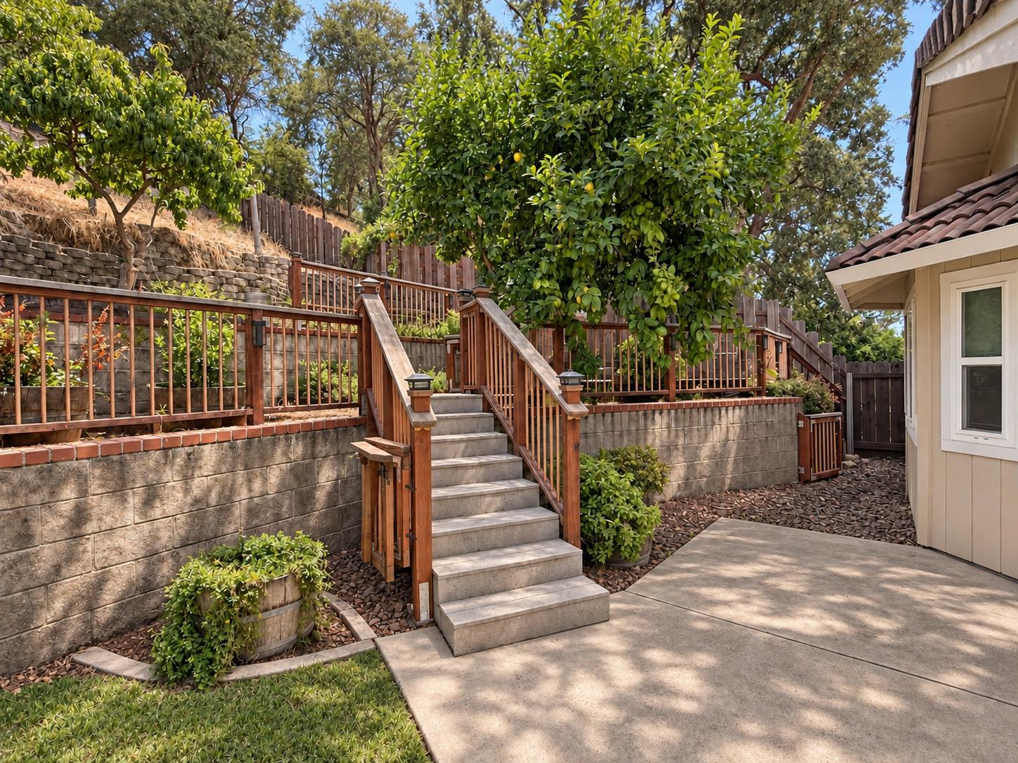 1235 River Bluff Dr, Oakdale, CA 95361
