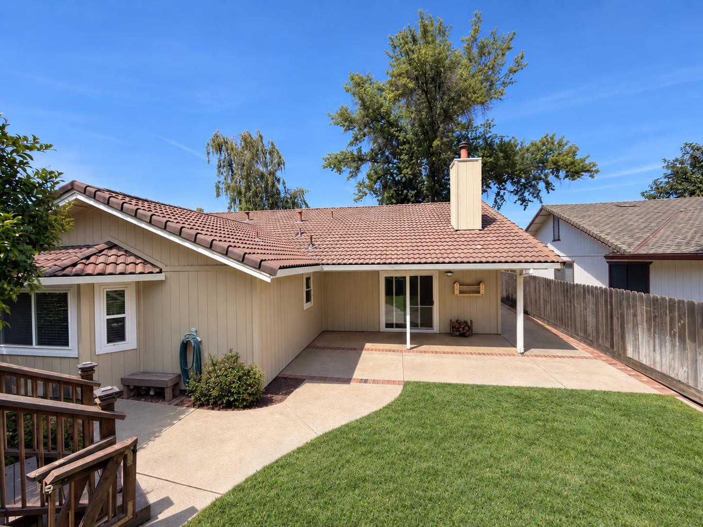 1235 River Bluff Dr, Oakdale, CA 95361