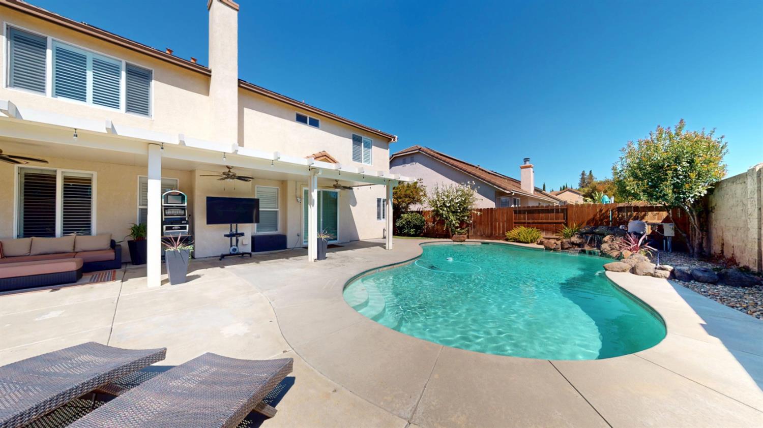1816 Ville Franche Way, Modesto, CA 95356