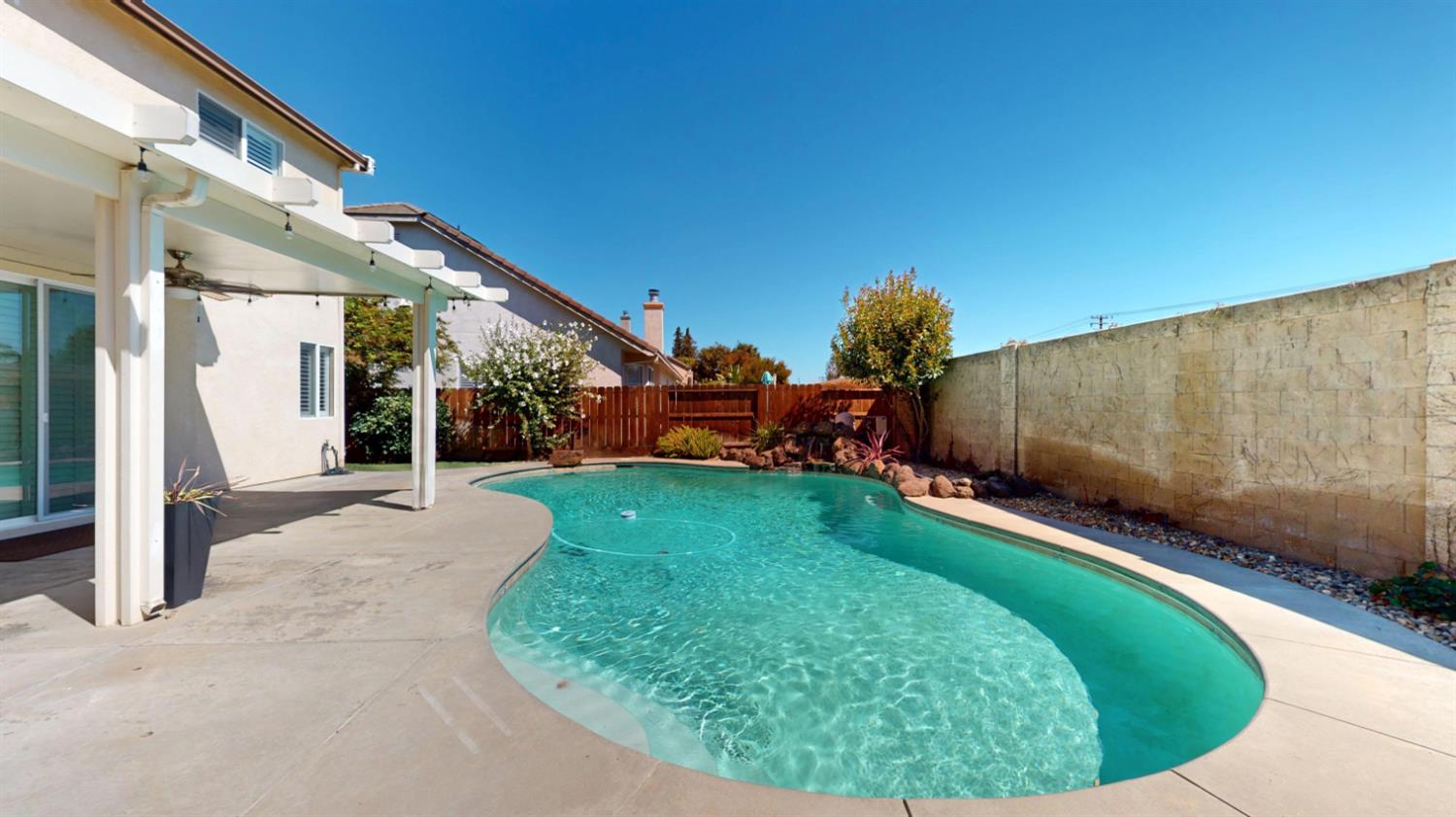 1816 Ville Franche Way, Modesto, CA 95356