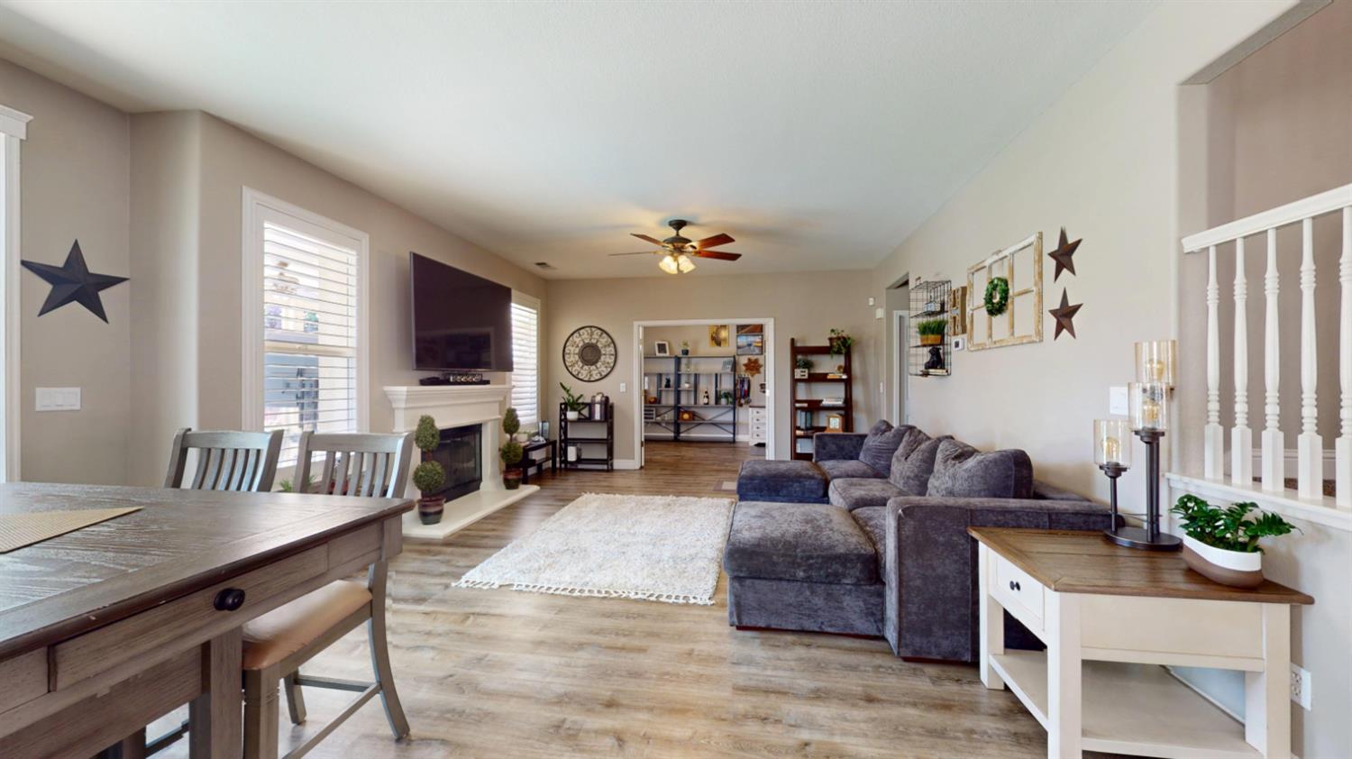 1816 Ville Franche Way, Modesto, CA 95356