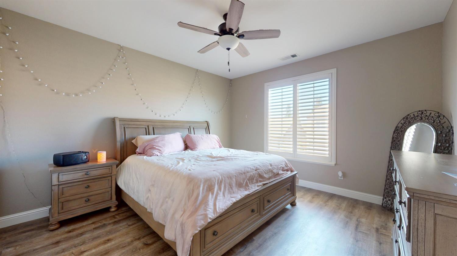 1816 Ville Franche Way, Modesto, CA 95356