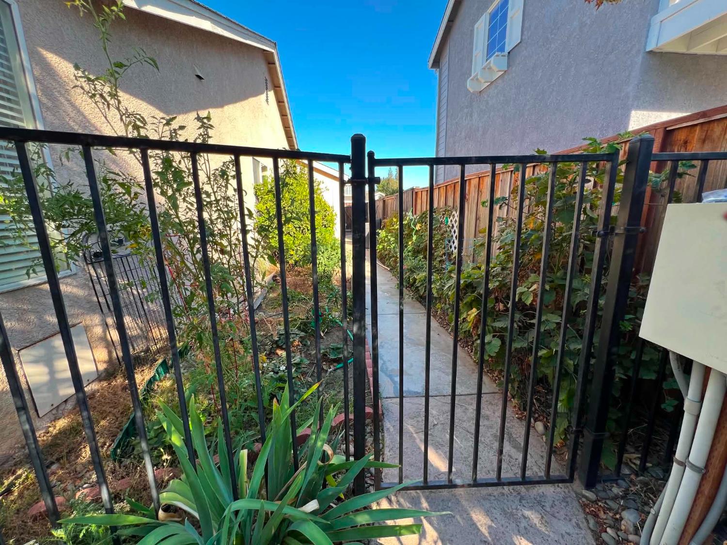 4113 N Keepsake Dr, Modesto, CA 95356
