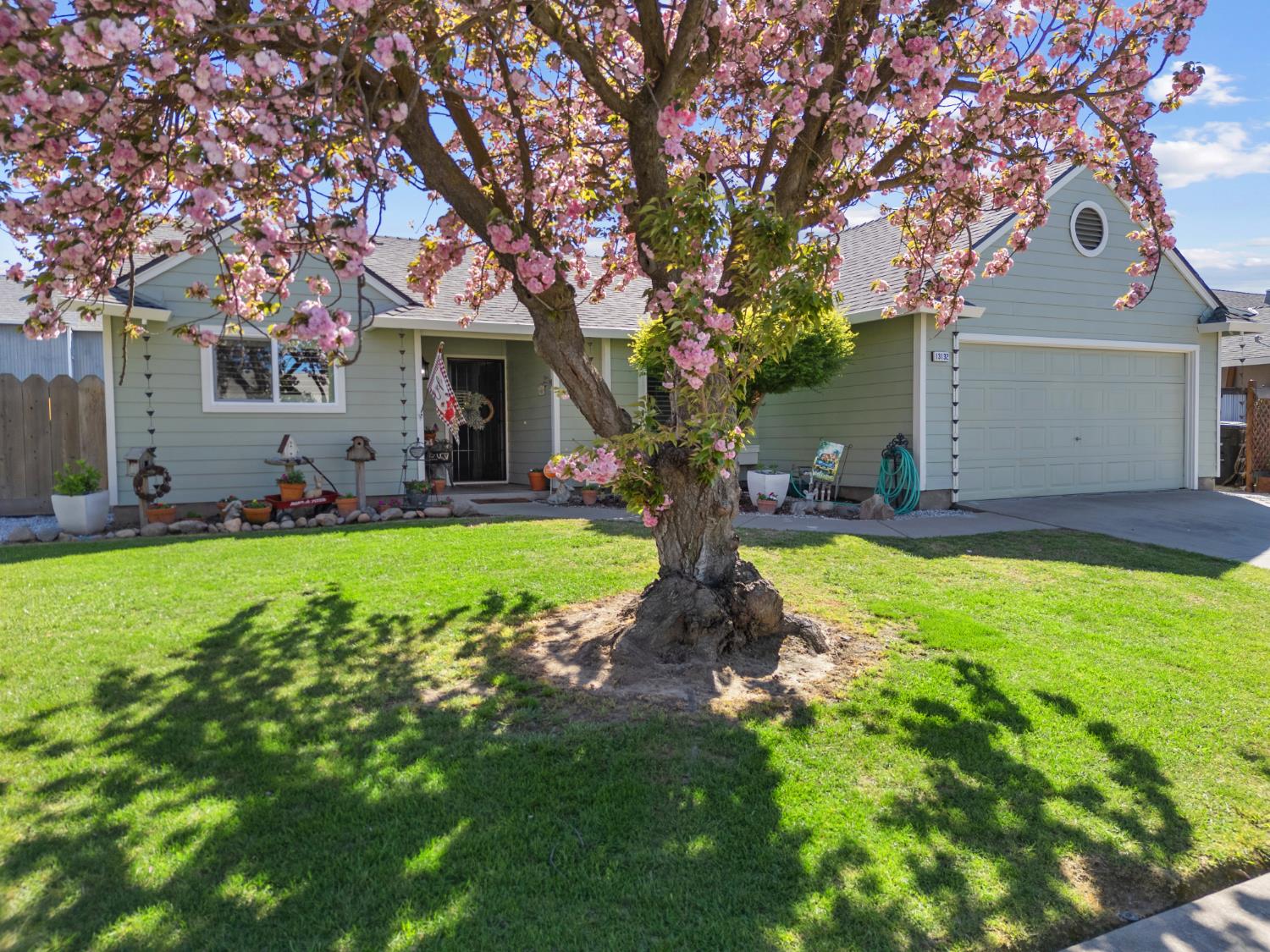 13132 Heather Dr, Waterford, CA 95386