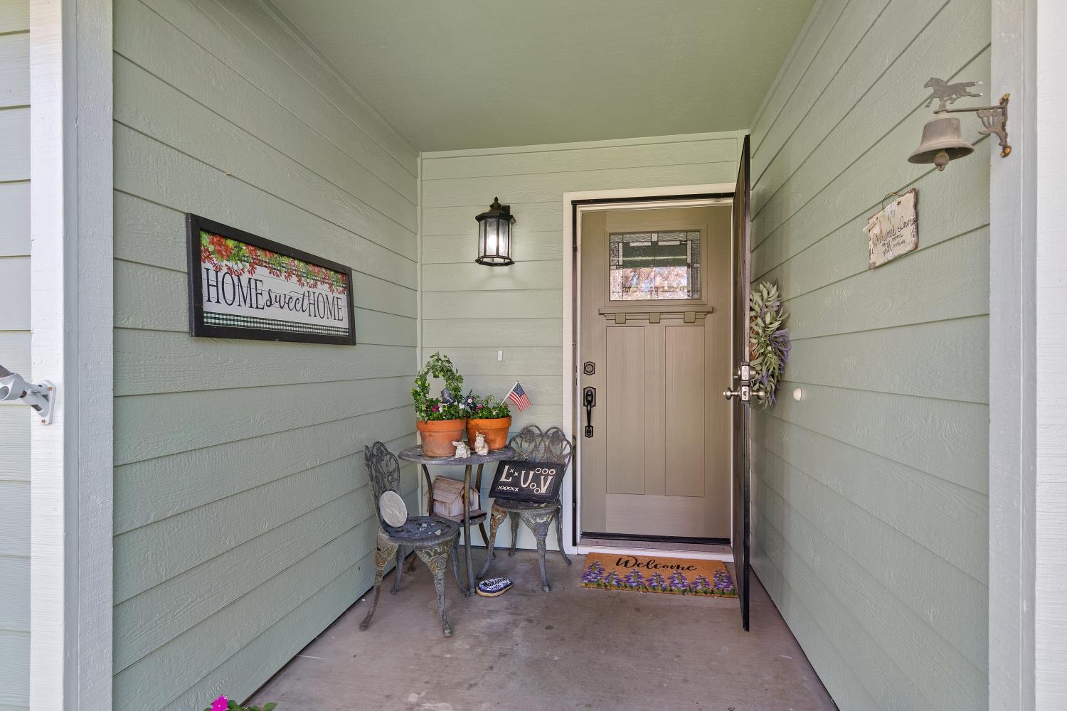 13132 Heather Dr, Waterford, CA 95386