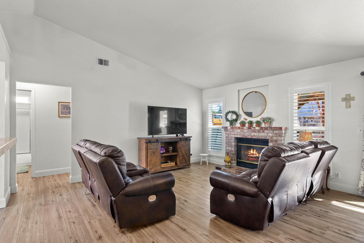 13132 Heather Dr, Waterford, CA 95386
