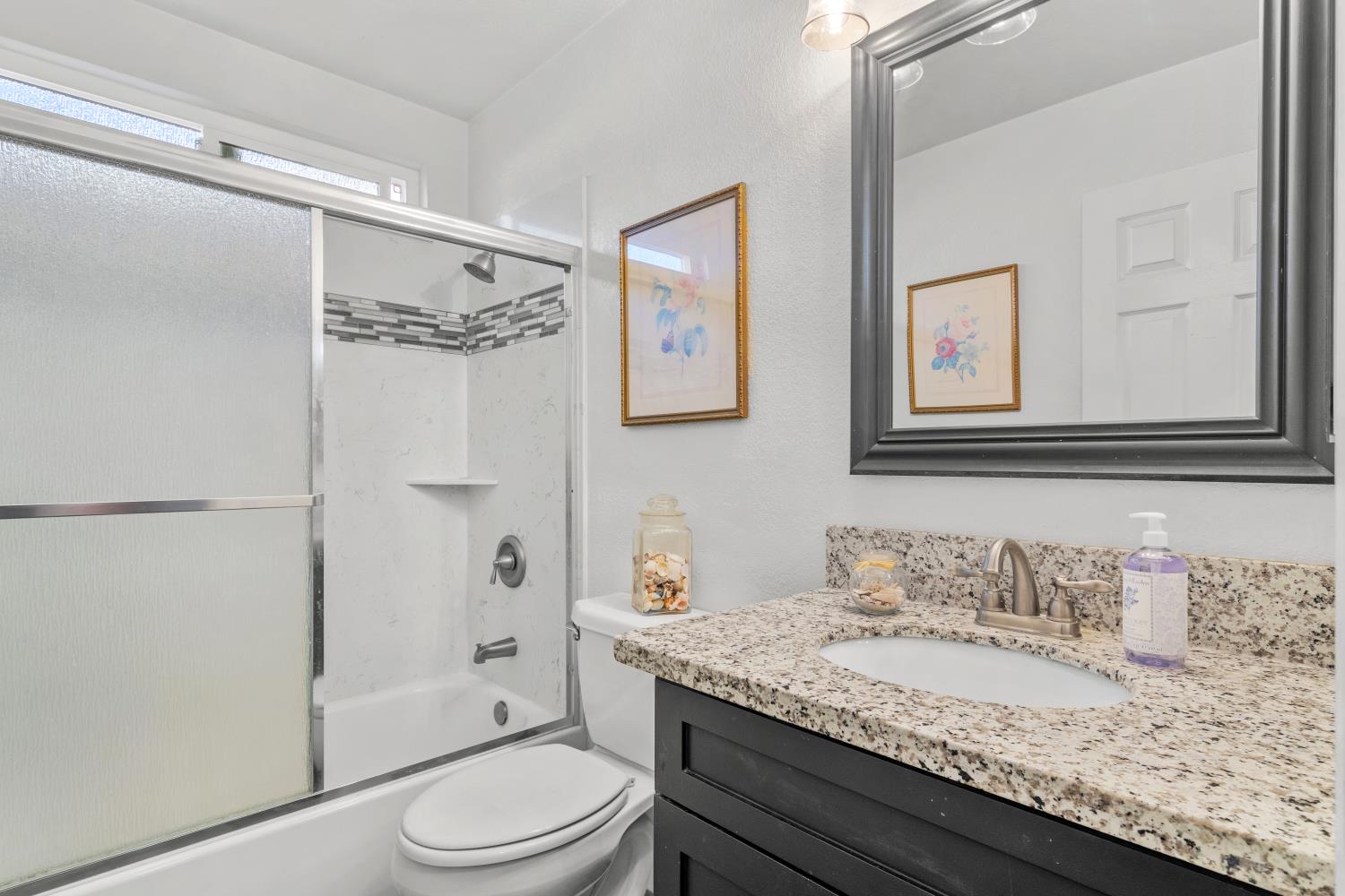 13132 Heather Dr, Waterford, CA 95386