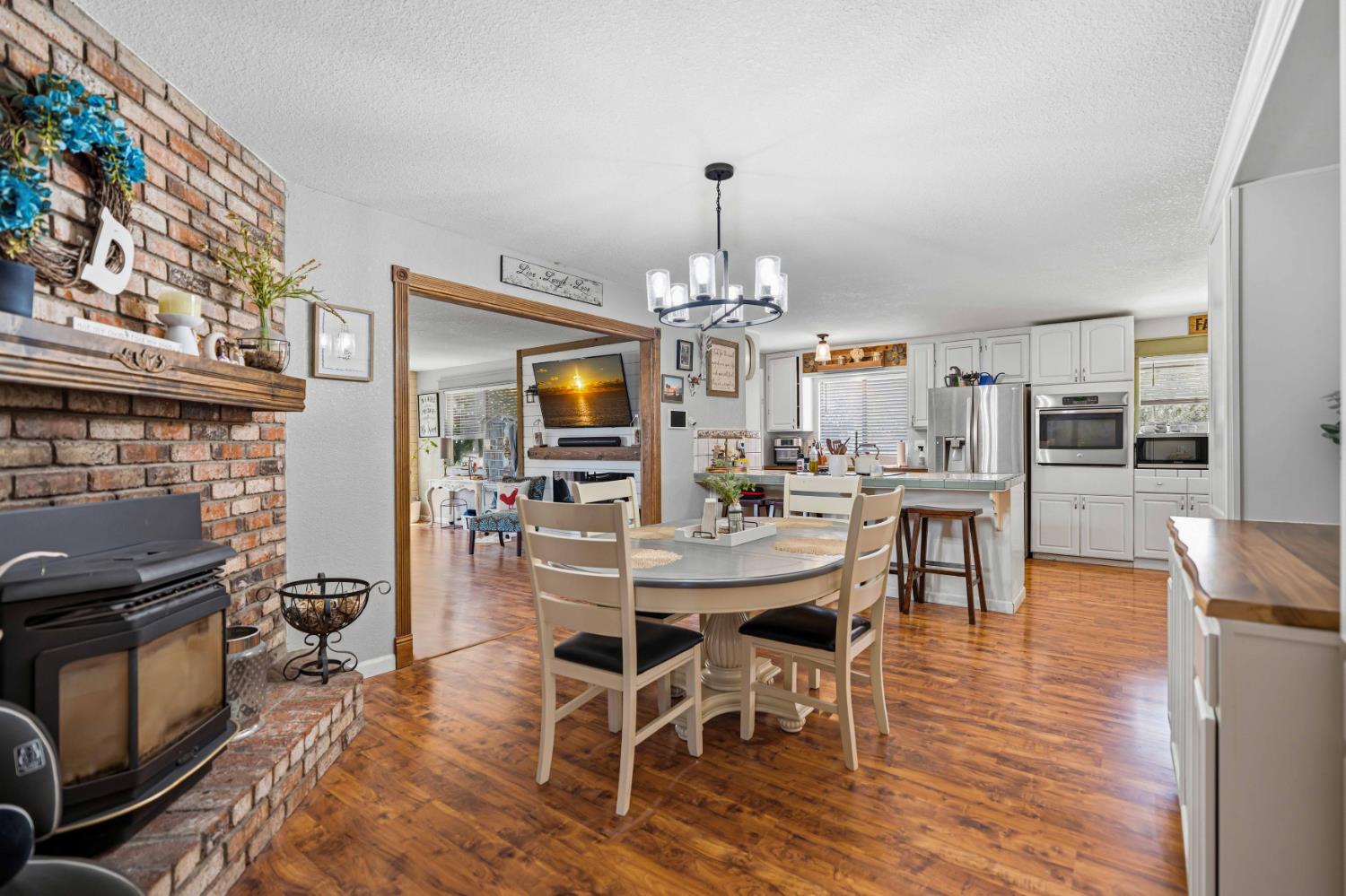 10419 Alvarado Rd, Oakdale, CA 95361