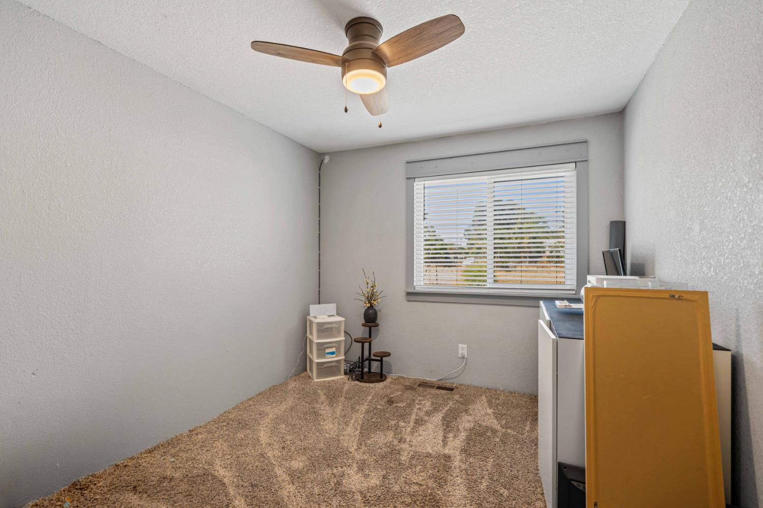 10419 Alvarado Rd, Oakdale, CA 95361