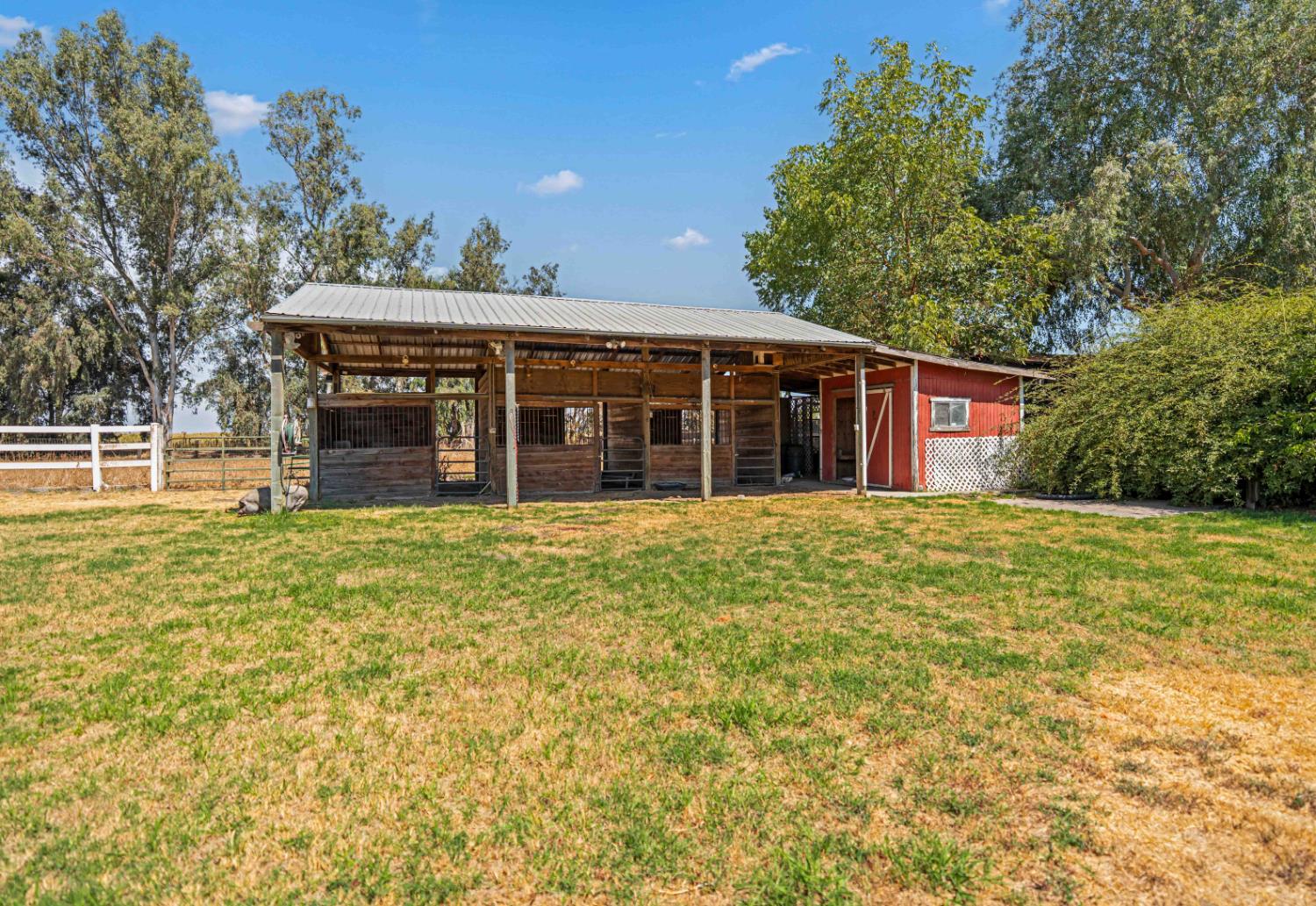10419 Alvarado Rd, Oakdale, CA 95361