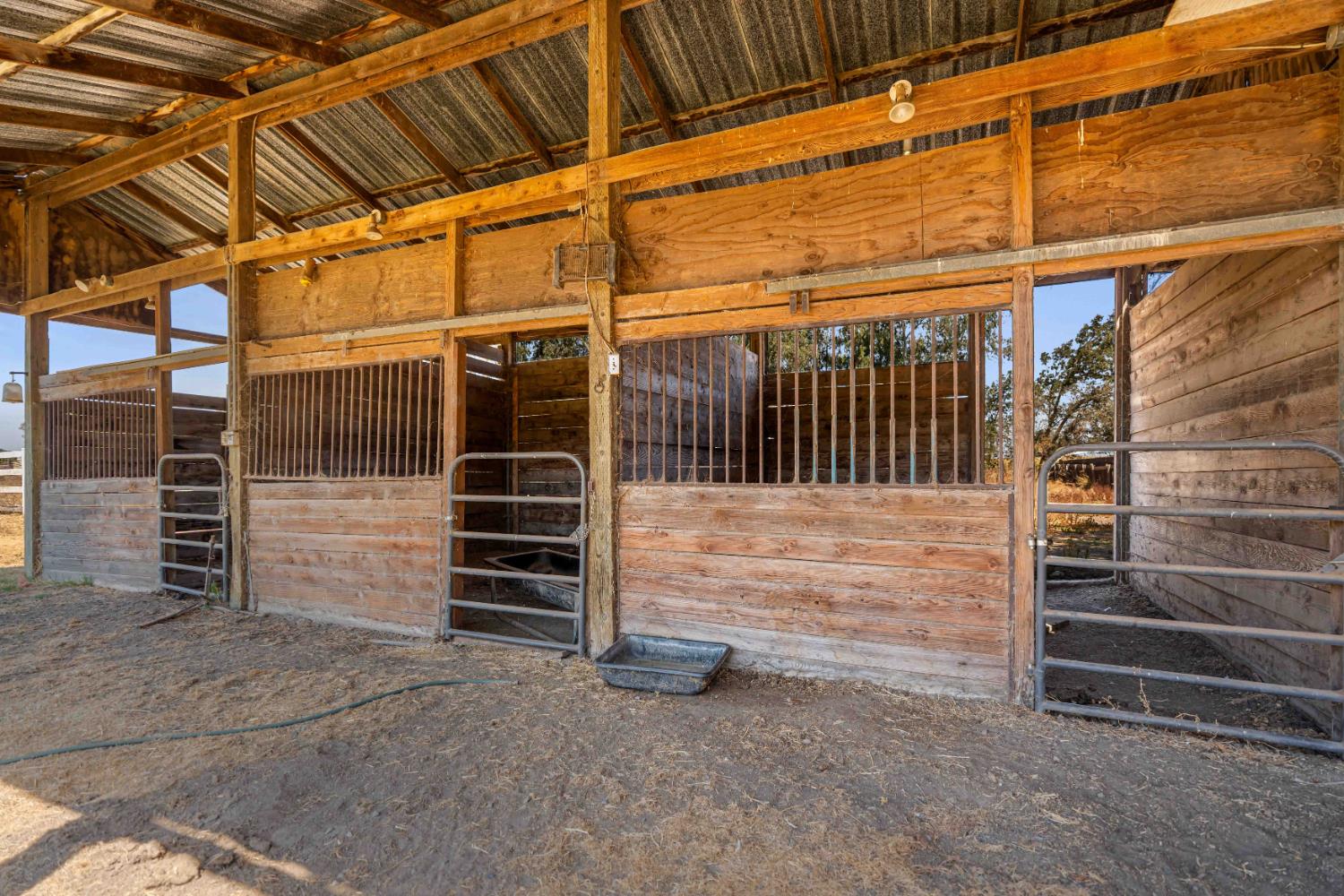 10419 Alvarado Rd, Oakdale, CA 95361