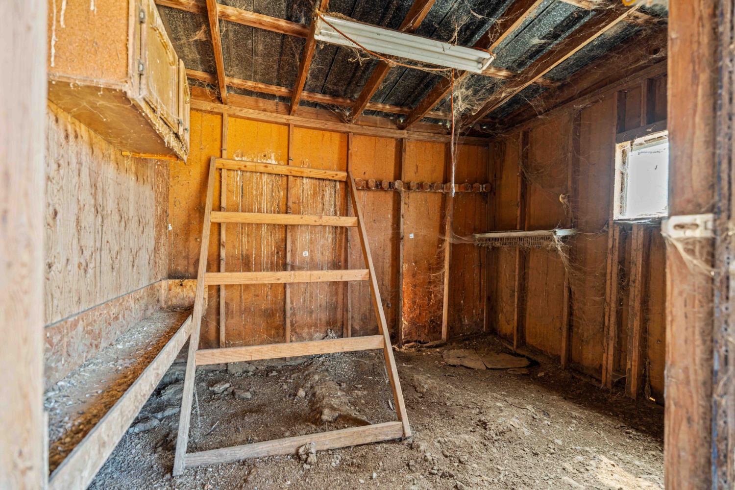 10419 Alvarado Rd, Oakdale, CA 95361