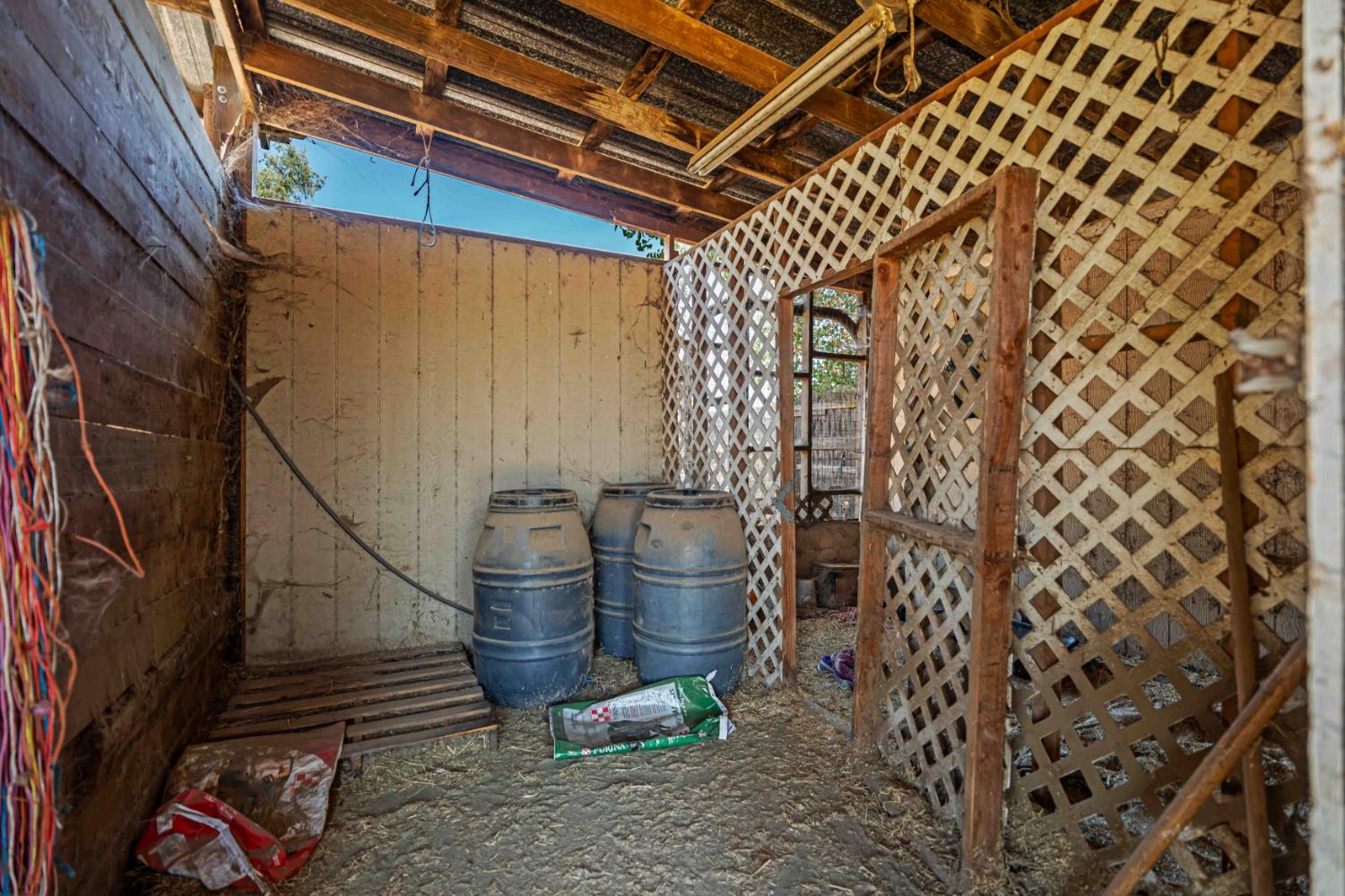 10419 Alvarado Rd, Oakdale, CA 95361