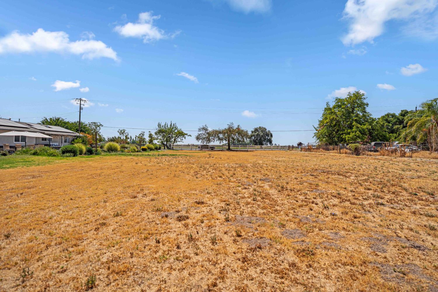 10419 Alvarado Rd, Oakdale, CA 95361