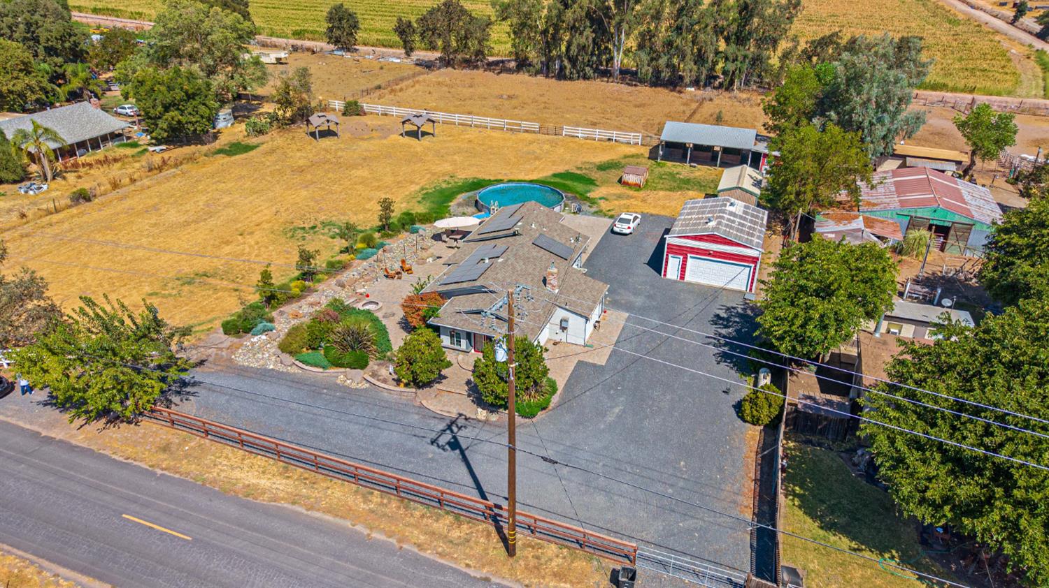 10419 Alvarado Rd, Oakdale, CA 95361
