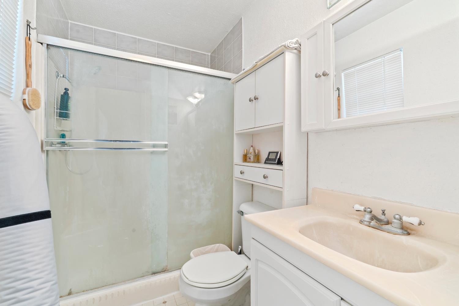 3728 Carver Rd, Modesto, CA 95356