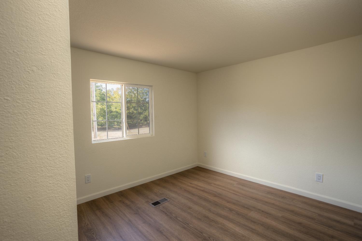 1507 Old Tim Bell Rd, Waterford, CA 95386
